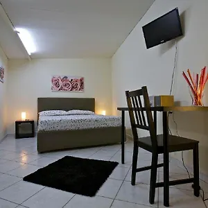 A Casa Di Claudio Aeroporto di Catania Fontana Rossa
